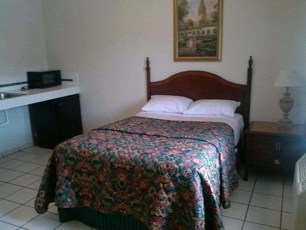 Economy Inn Пасо-Роблес Екстер'єр фото